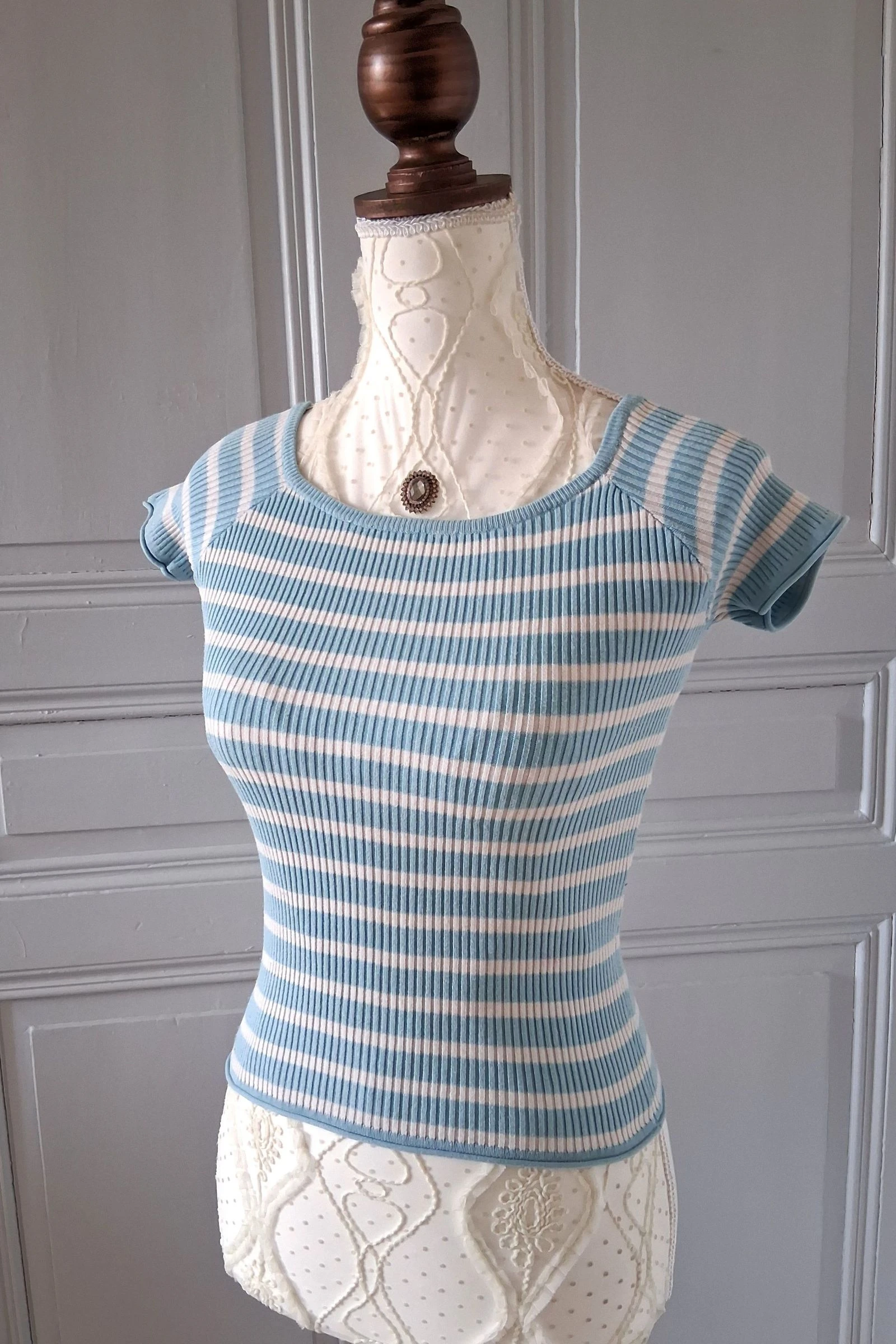 Haut Nervuré Rayé Bleu Ciel & Blanc - Style Rétro/Pin-up - Jennyfer
